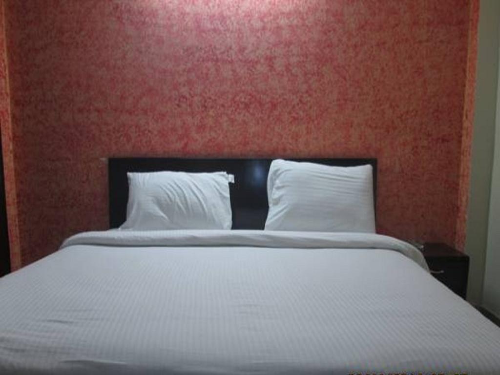 Charanpahari Hotel Nova Deli Quarto foto