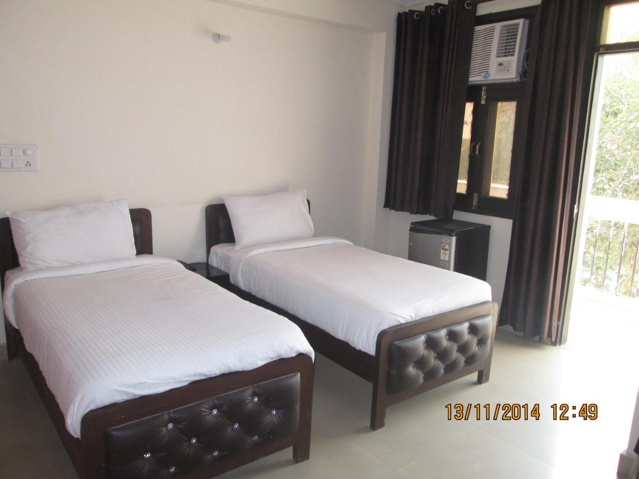 Charanpahari Hotel Nova Deli Exterior foto